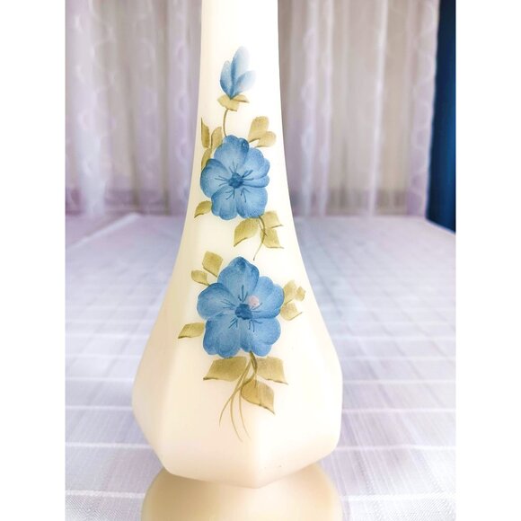 Fenton Custard Glass Vase Hand Painted Blue Flowers Signed 11" High - Picture 3 of 6